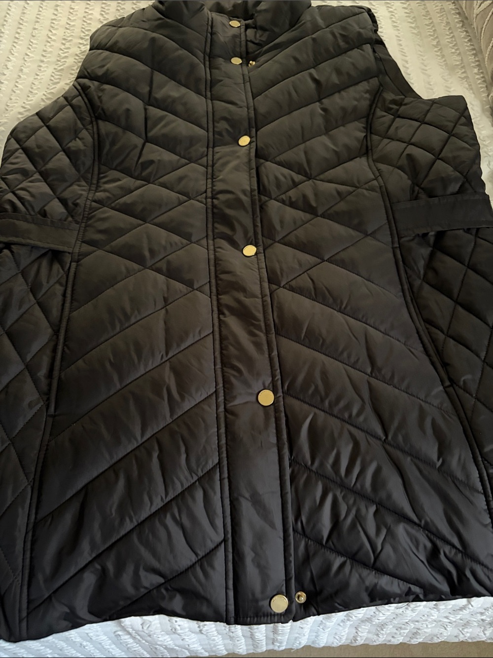 Weatherproof Quilted Puffer Vest in Deep Black with Gold Hardware